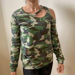 NWOT Camo Sweatshirt